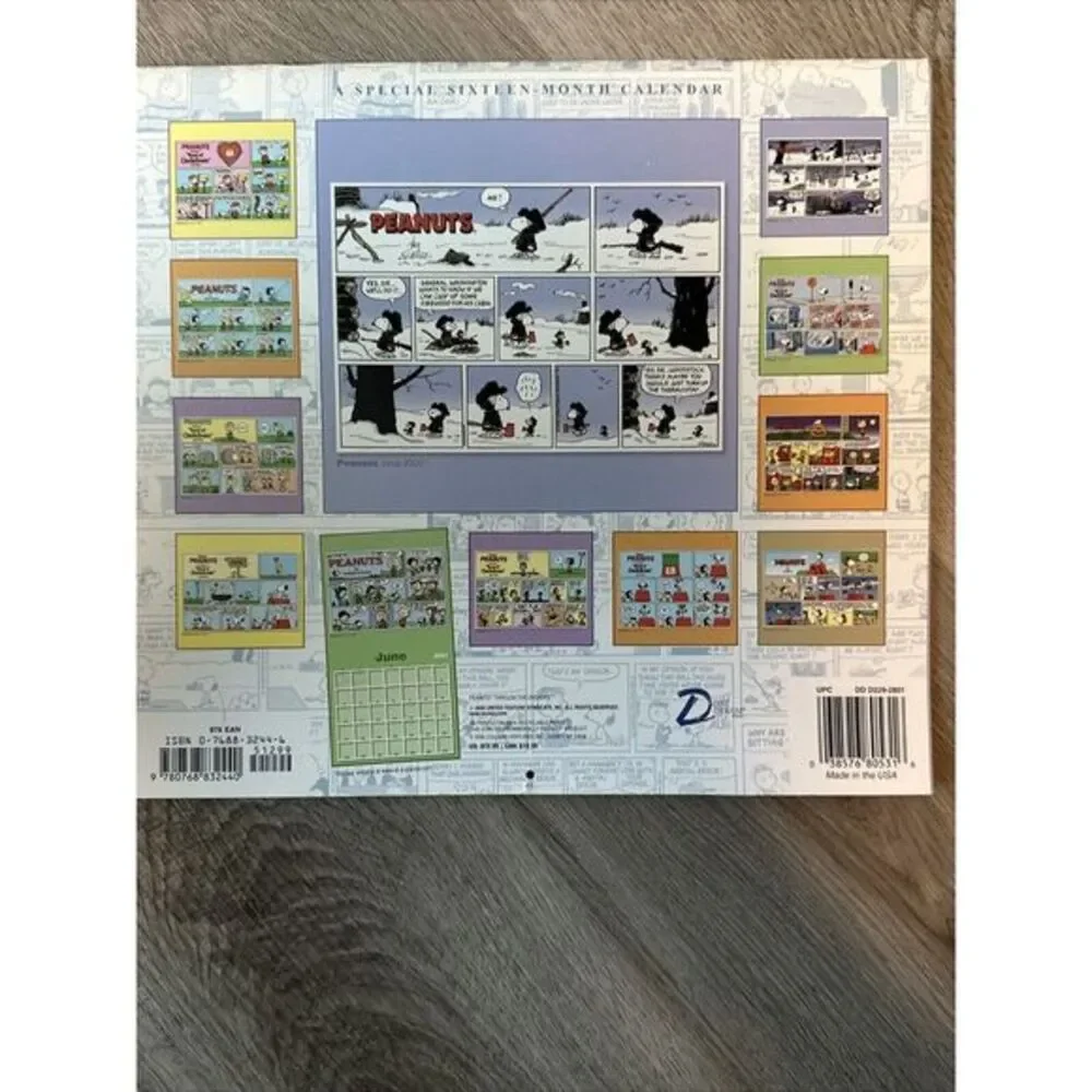 Snoopy Peanuts Through the Decades‎ 2001 - 16 month wall calendar - Daydream
